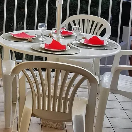 Apartment Valras-loc T2 Spacieux Et Calme Au Coeur De