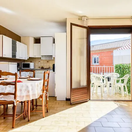 Apartment Valras-loc T2 Spacieux Et Calme Au Coeur De