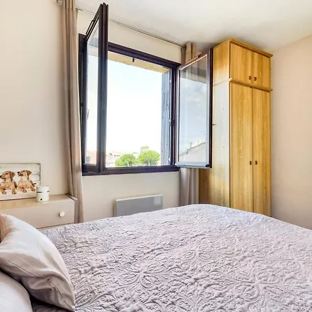 Apartment Valras-loc T2 Spacieux Et Calme Au Coeur De Valras-Plage