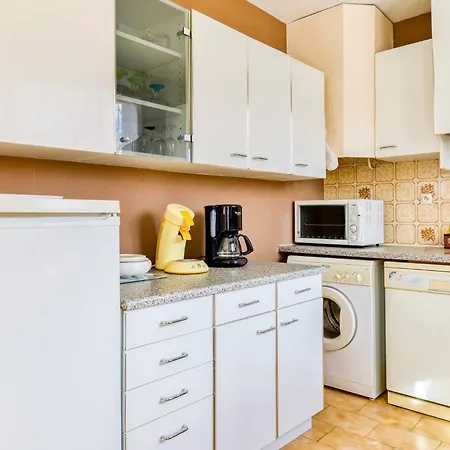 Apartment Valras-loc T2 Spacieux Et Calme Au Coeur De